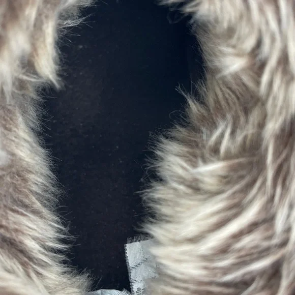 ISOTONER WOMENS SIZE 9.5-10 Cozy Faux Fur Lined Slippers - Picture 6 of 8